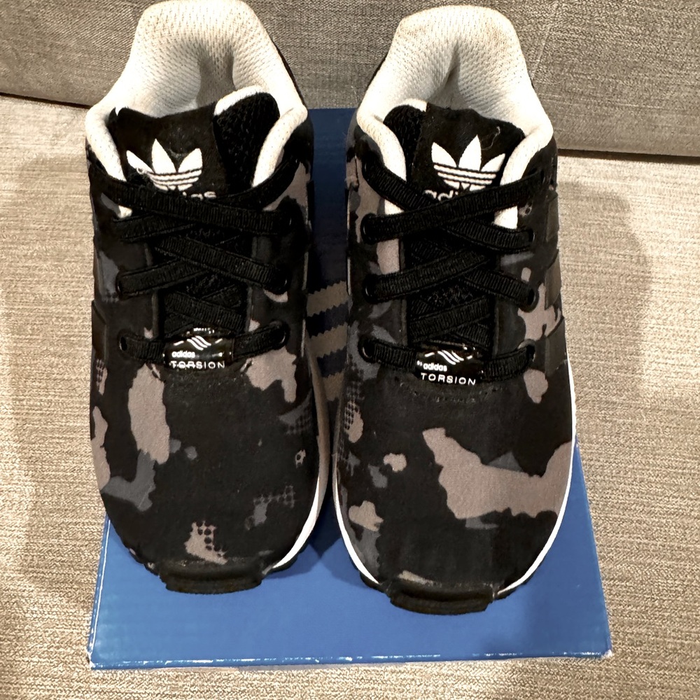 Adidas baby boy or girl sneakers.